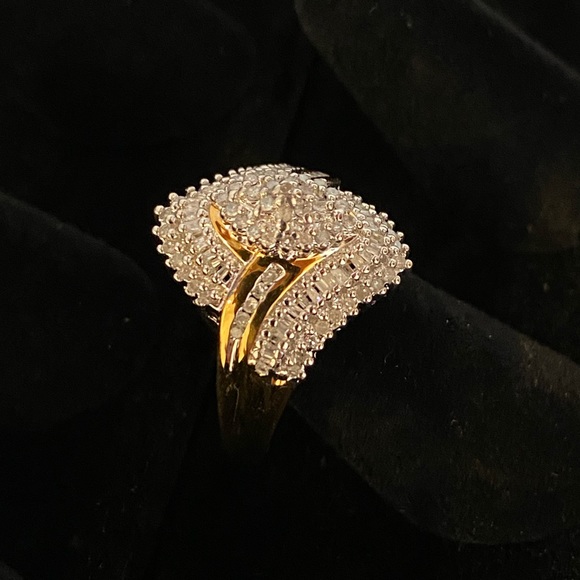 1/2 ctw DIAMOND CLUSTER RING - Picture 4 of 5